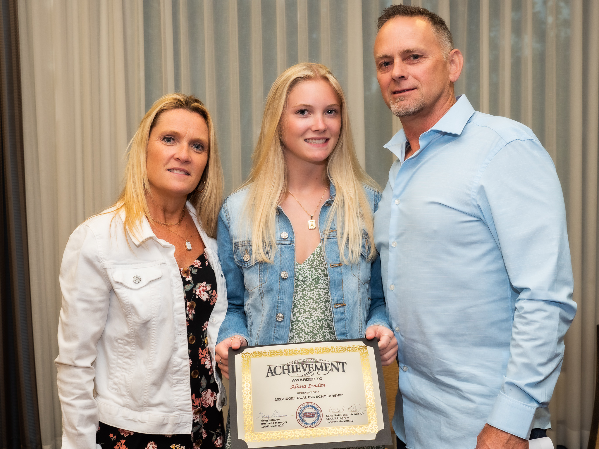 Alana Linden with family